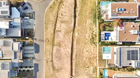 Terreno em Bairro para Venda