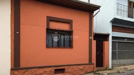 Casa em Bairro para Venda