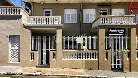 Casa em Bairro para Venda