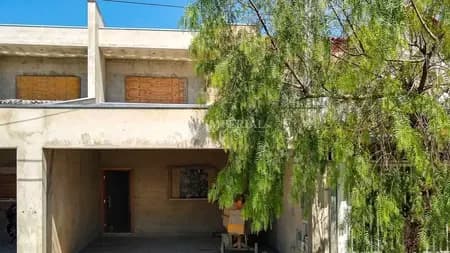 Casa em Bairro para Venda