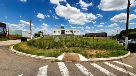 Terreno em Bairro para Venda