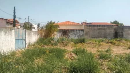 Terreno em Bairro para Venda