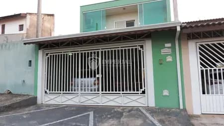 Casa em Bairro para Venda