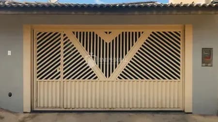 Casa em Bairro para Venda