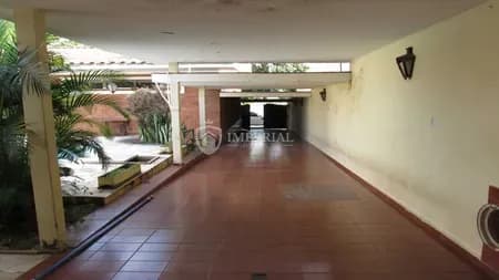 Casa em Bairro para Venda