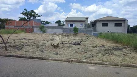 Terreno em Bairro para Venda