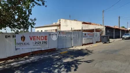 Terreno em Bairro para Venda