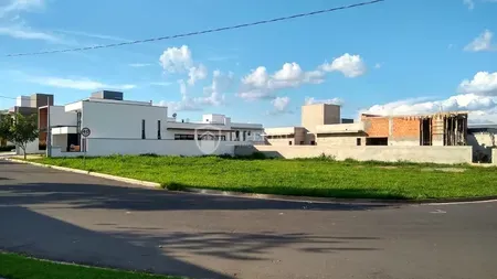 Terreno em Condomínio para Venda