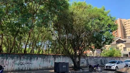 Terreno em Bairro para Venda