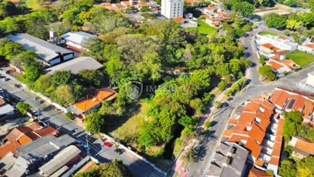 Terreno em Bairro para Venda
