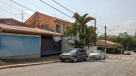 Casa em Bairro para Venda
