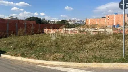 Terreno em Bairro para Venda