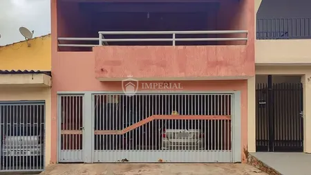 Casa em Bairro para Venda