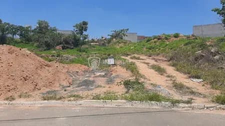 Terreno em Bairro para Venda