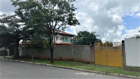 Terreno em Bairro para Venda
