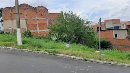 Terreno em Bairro para Venda