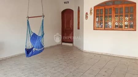 Casa em Bairro para Venda