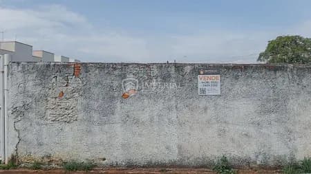 Terreno em Bairro para Venda