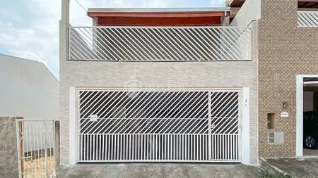 Casa em Bairro para Venda