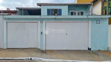 Casa em Bairro para Venda