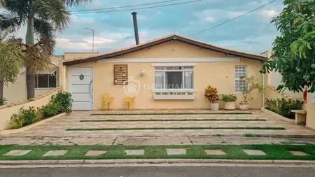 Casa em Condomínio para Venda