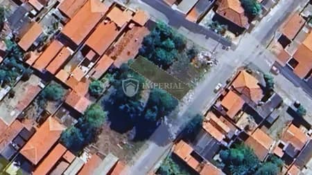 Terreno em Bairro para Venda