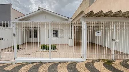 Casa em Bairro para Venda