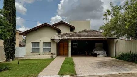Casa em Condomínio para Aluguel