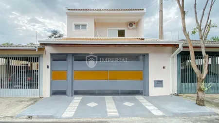 Casa em Bairro para Venda