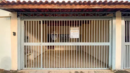 Casa em Bairro para Venda