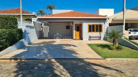 Casa em Condomínio para Venda ou Aluguel