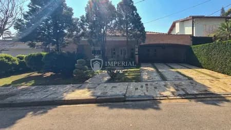 Casa em Bairro para Venda