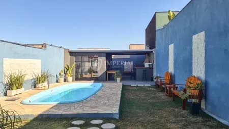 Casa em Bairro para Venda