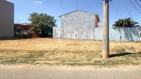 Terreno em Bairro para Venda