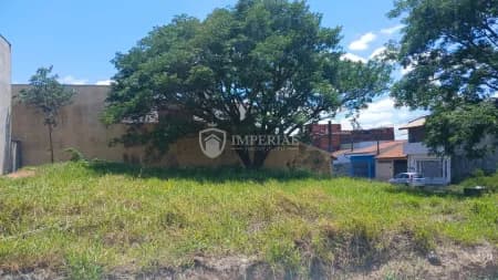 Terreno em Bairro para Venda