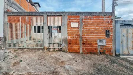 Casa em Bairro para Venda