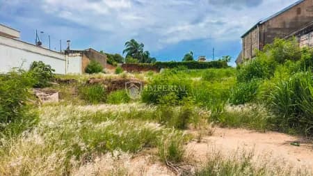 Terreno em Bairro para Venda