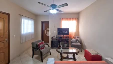 Casa em Bairro para Venda