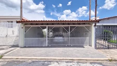 Casa em Bairro para Venda