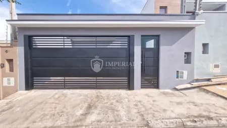 Casa em Bairro para Venda
