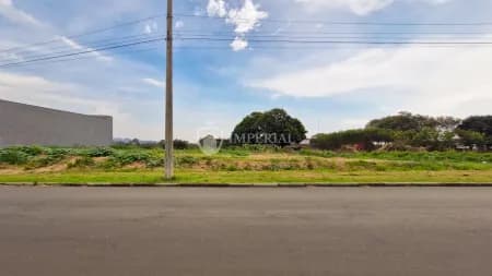 Terreno em Bairro para Venda